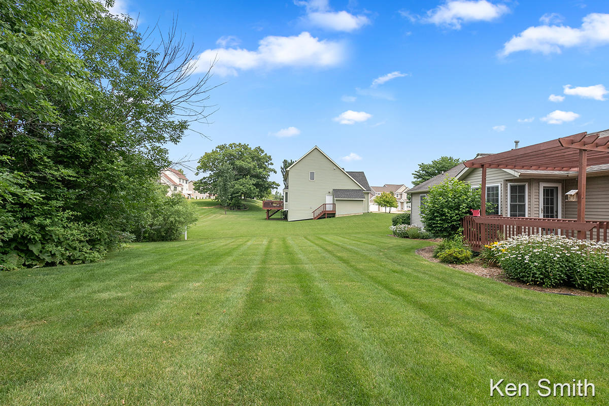 8231 Hunting Court Jenison, MI 49428 - Photo 31 of 33 IMG_1030