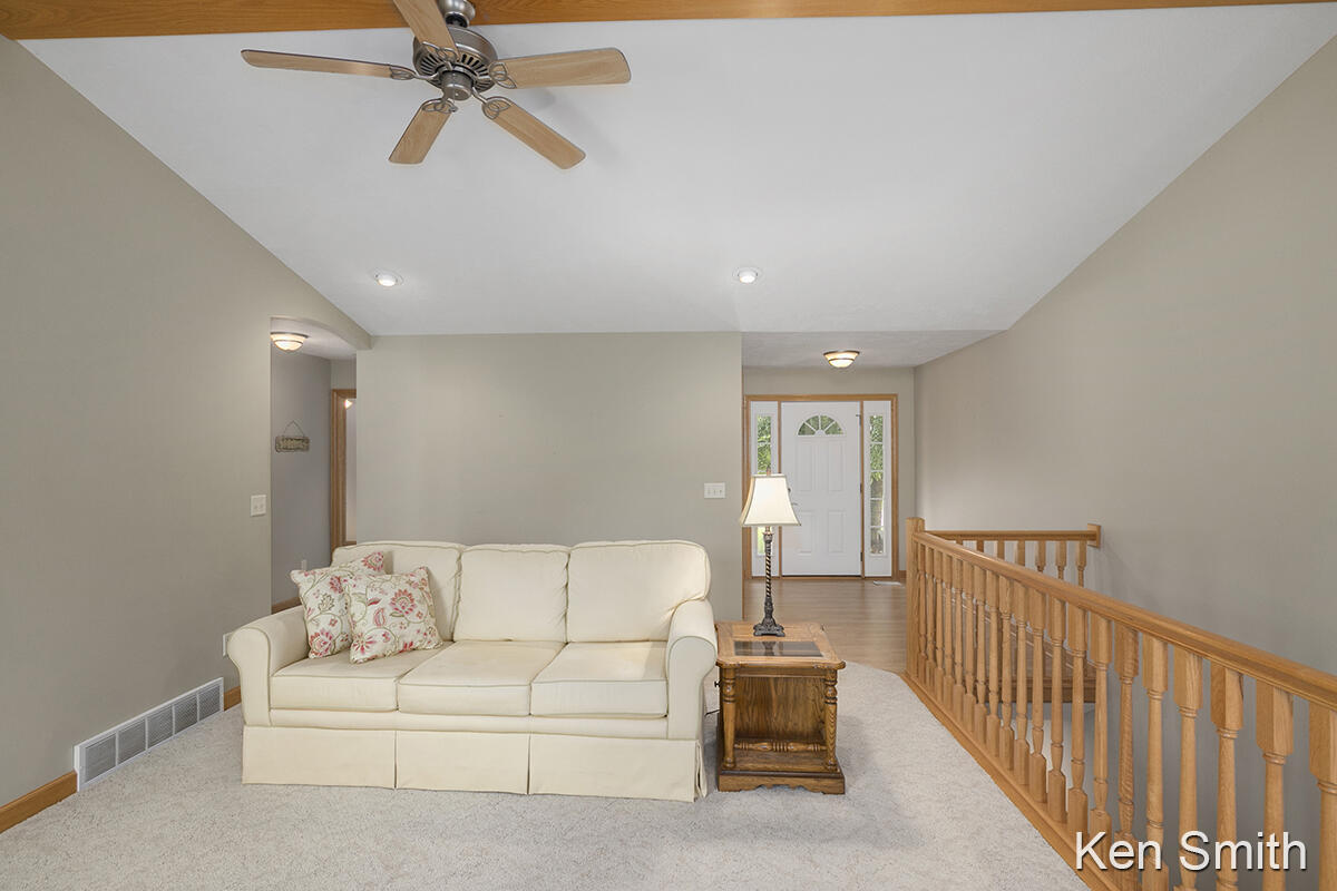 8231 Hunting Court Jenison, MI 49428 - Photo 7 of 33 IMG_1006