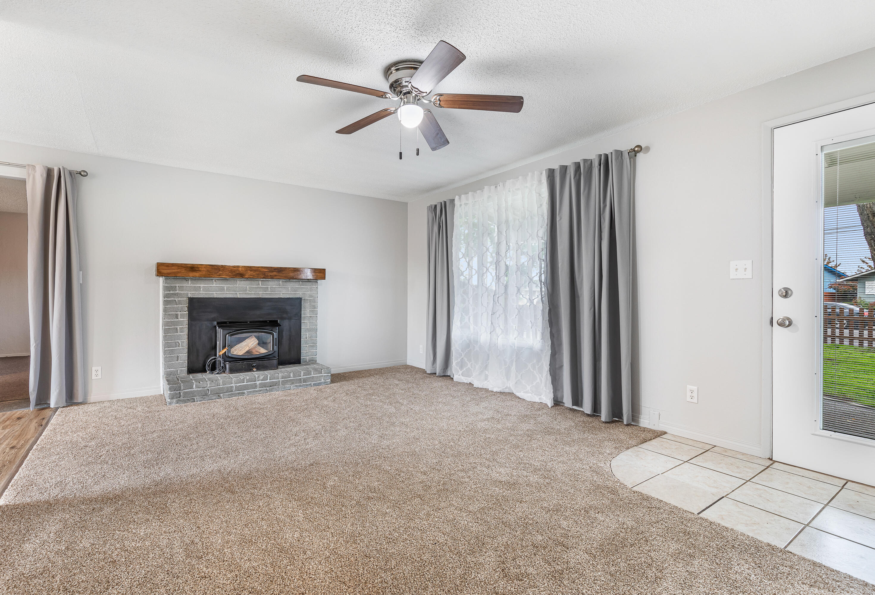 8034 Division Road White City, OR 97503 - Photo 7 of 31 10