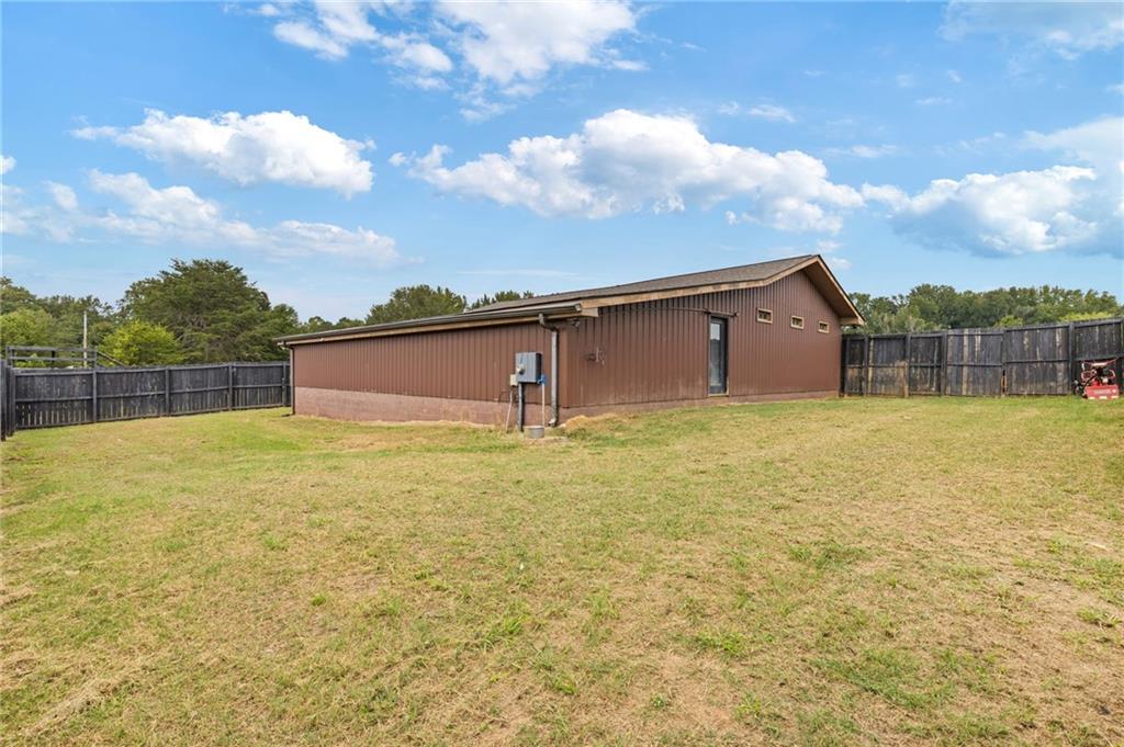 2932 Highway 124 Jefferson, GA 30549 - Photo 45 of 46 a backyard of a house