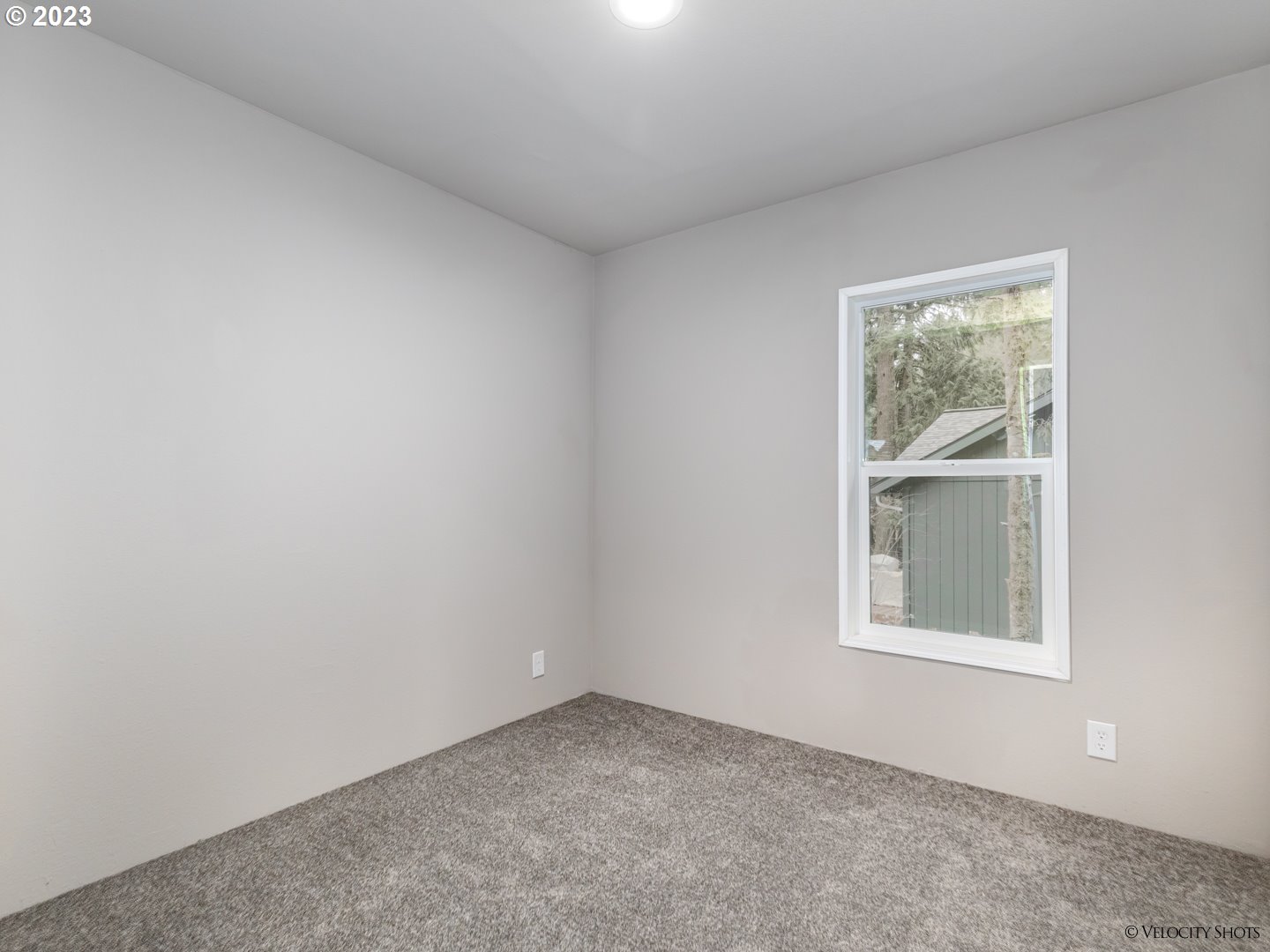 65195 East Sandy River Lane Rhododendron, OR 97049 - Photo 25 of 29 an empty room with a window