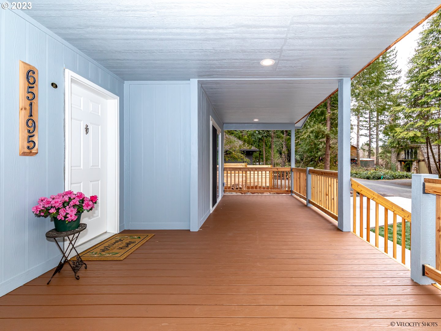 65195 East Sandy River Lane Rhododendron, OR 97049 - Photo 5 of 29 a view of entryway with wooden floor