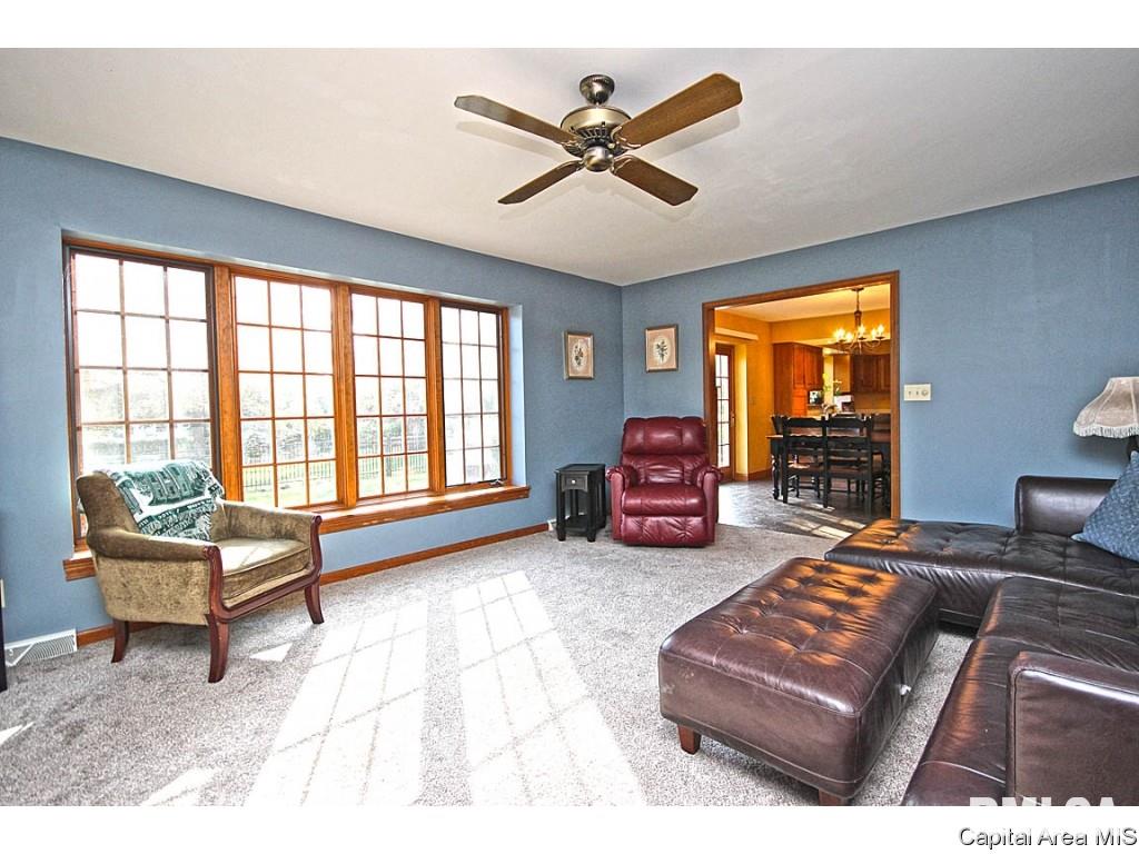 2516 Wydown Avenue Springfield, IL 62704 - Photo 8 of 36 Gallery Image 8
