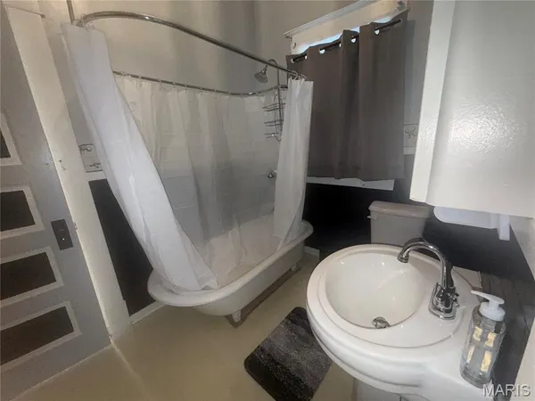 $61,000 | 410 East 8th Street, Caruthersville, MO 63830