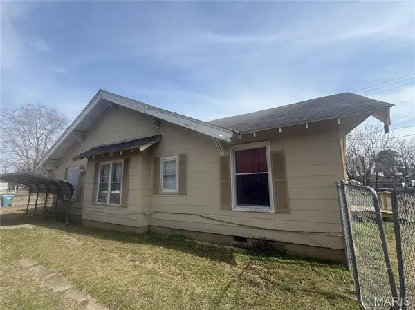 $61,000 | 410 East 8th Street, Caruthersville, MO 63830