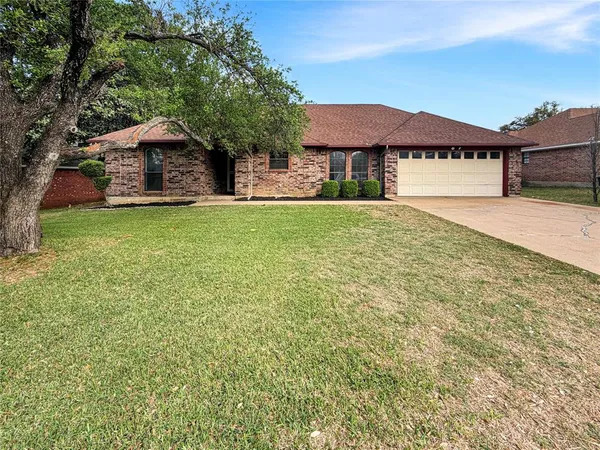 $255,000 | 1302 Belvon Place, Cleburne, TX 76033