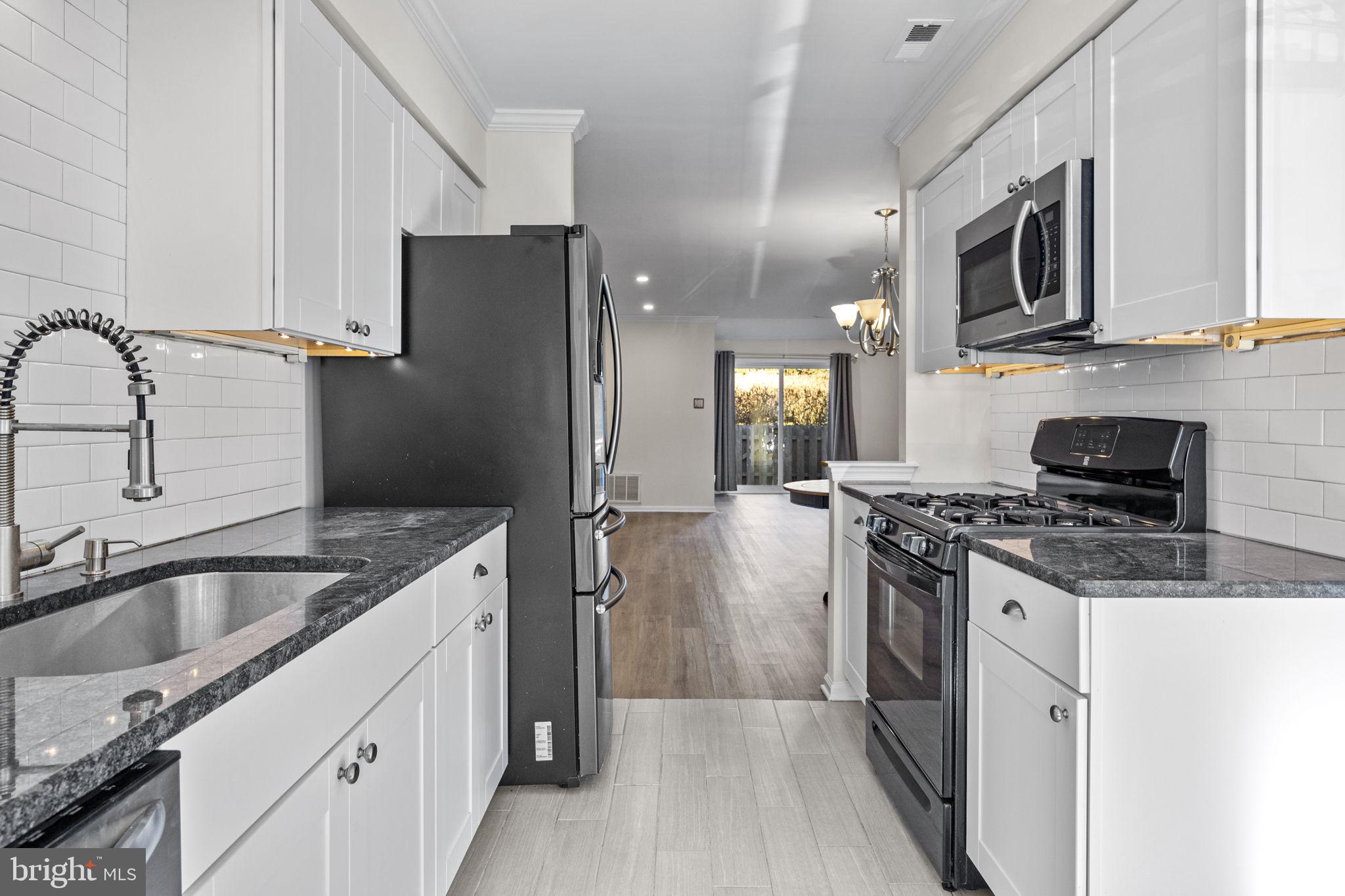 85 Greenridge Circle Newtown, PA 18940 - Photo 6 of 26