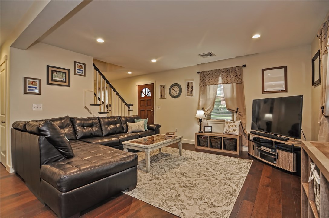 1231 Diamond Hill Road Woonsocket, RI 02895 - Photo 12 of 40