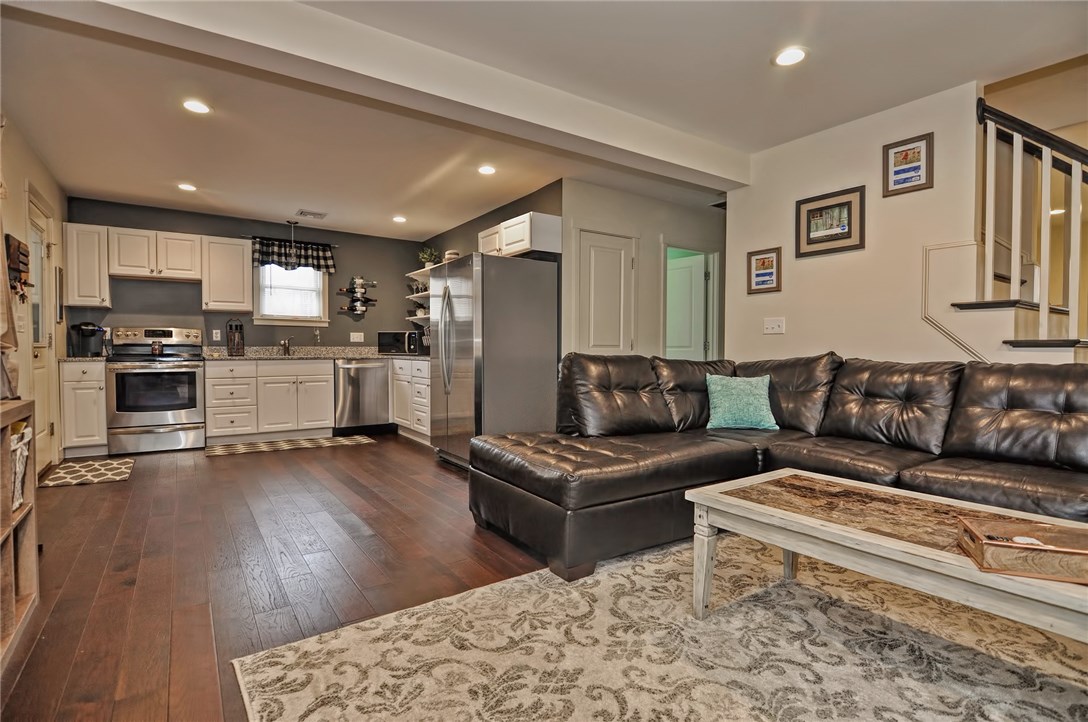 1231 Diamond Hill Road Woonsocket, RI 02895 - Photo 15 of 40
