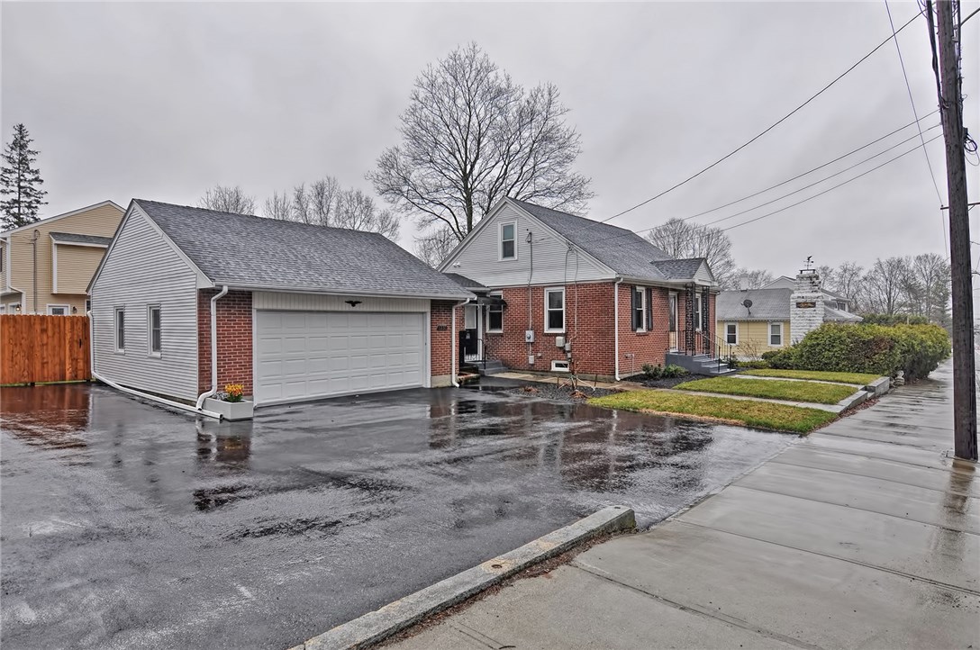 1231 Diamond Hill Road Woonsocket, RI 02895 - Photo 2 of 40