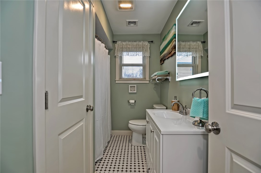 1231 Diamond Hill Road Woonsocket, RI 02895 - Photo 22 of 40
