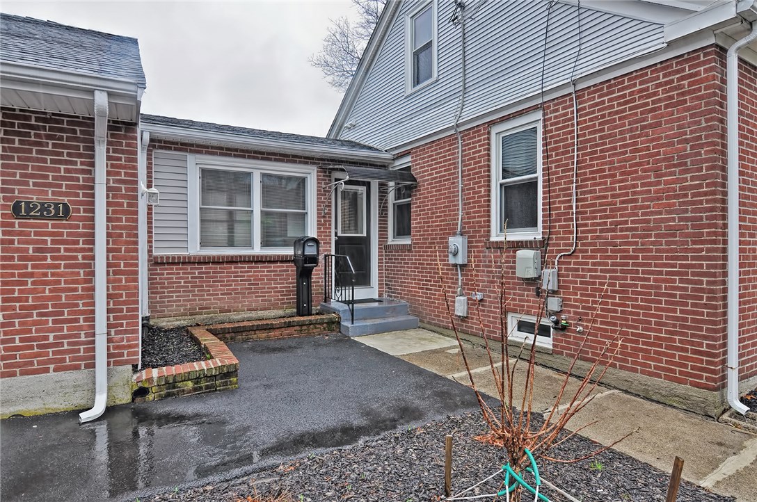 1231 Diamond Hill Road Woonsocket, RI 02895 - Photo 4 of 40