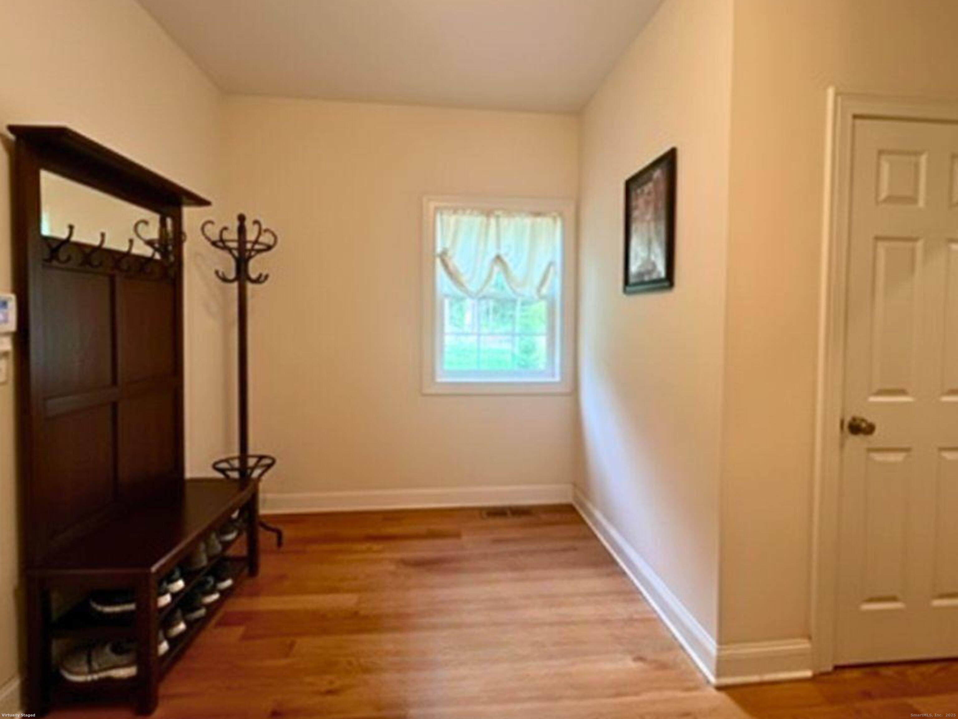 664 Sport Hill Road Easton, CT 06612 - Photo 3 of 35