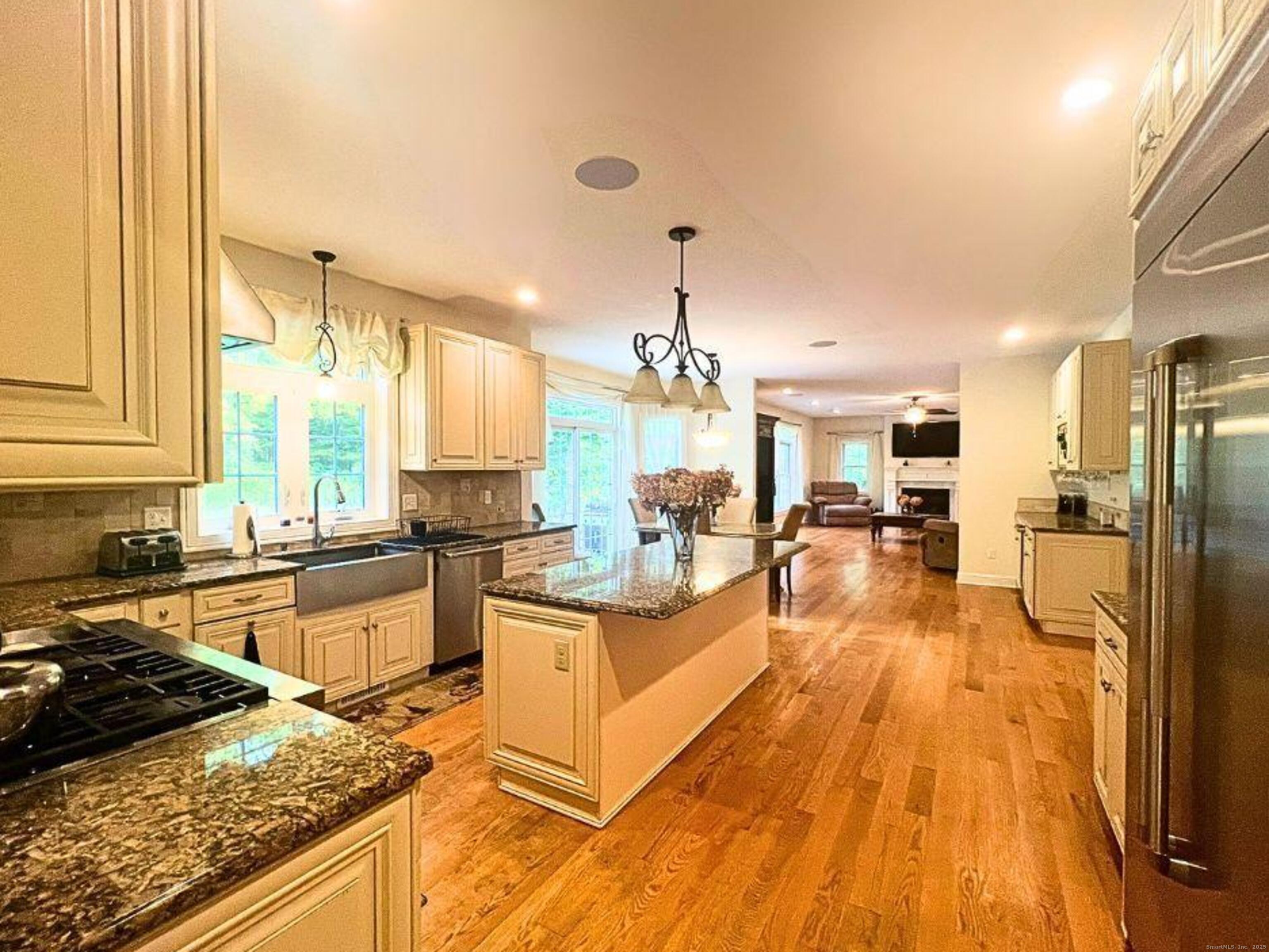 664 Sport Hill Road Easton, CT 06612 - Photo 7 of 35