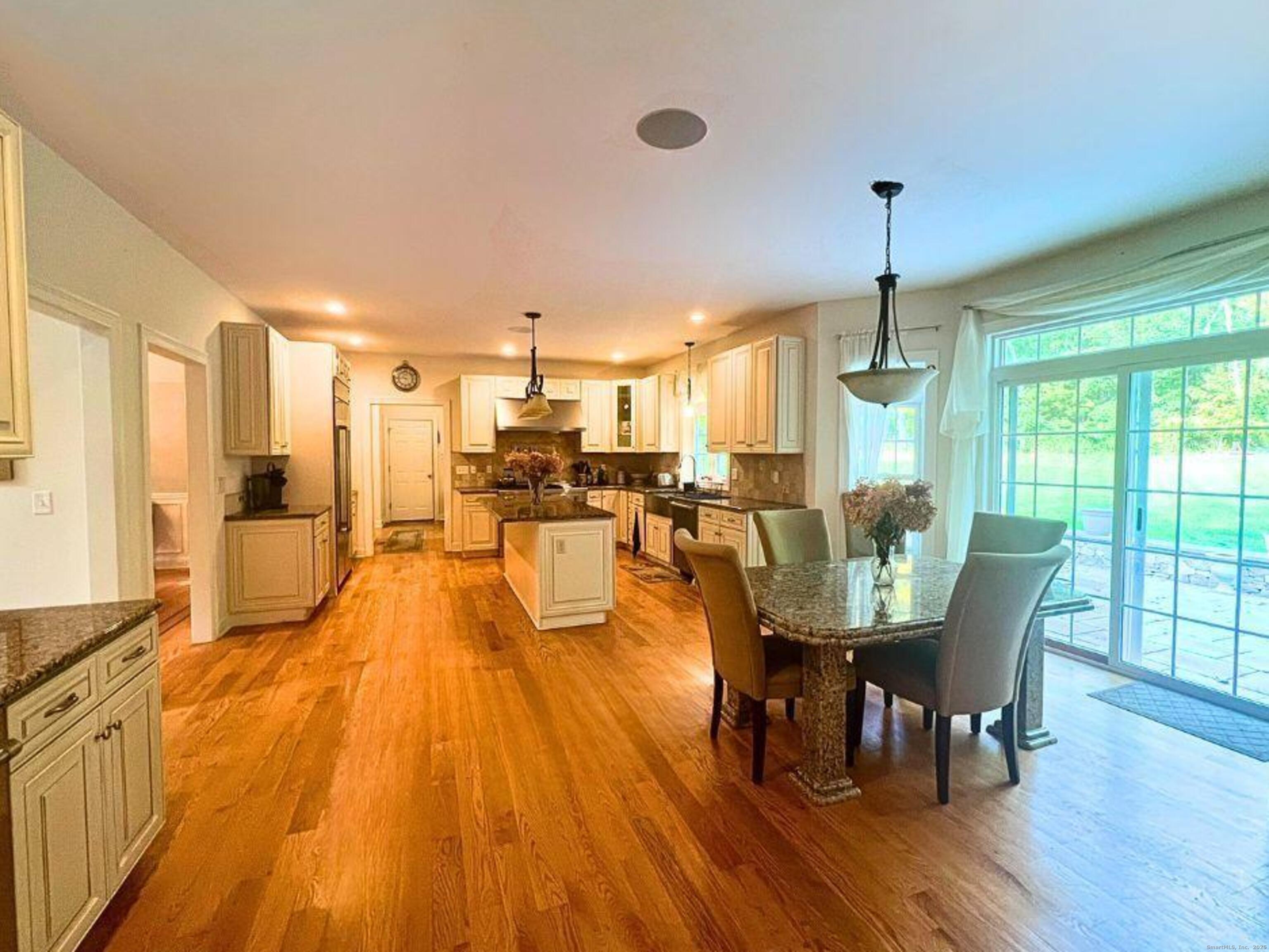 664 Sport Hill Road Easton, CT 06612 - Photo 9 of 35