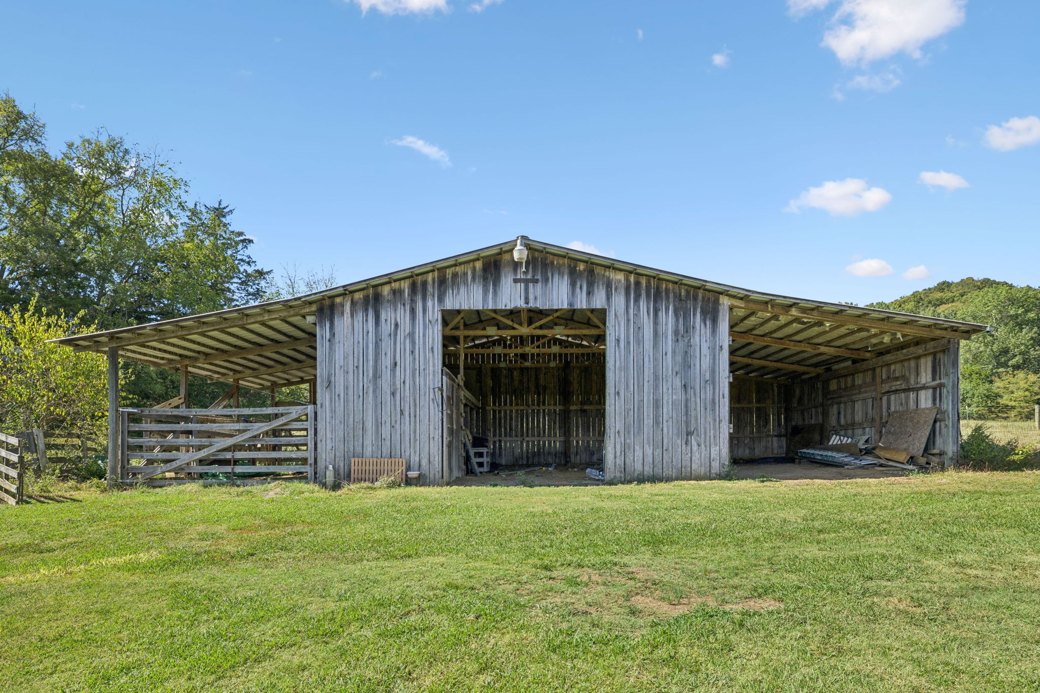 284 Duck Branch Road Fayetteville, TN 37334 - Photo 41 of 47 a front view of a house with a garden