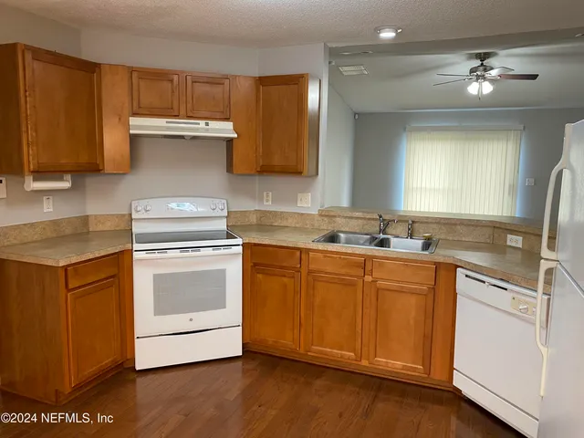 $1,650 | 3781 Lauren Crest Court, Jacksonville, FL 32221