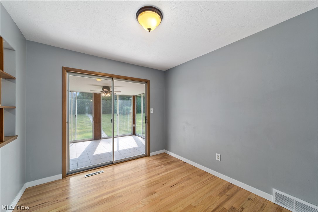 7627 Roeper Road Parma, OH 44134 - Photo 5 of 29