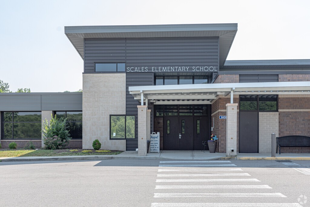 701 Sinclair Circle Brentwood, TN 37027 - Photo 67 of 70 a view of a entryway of the house