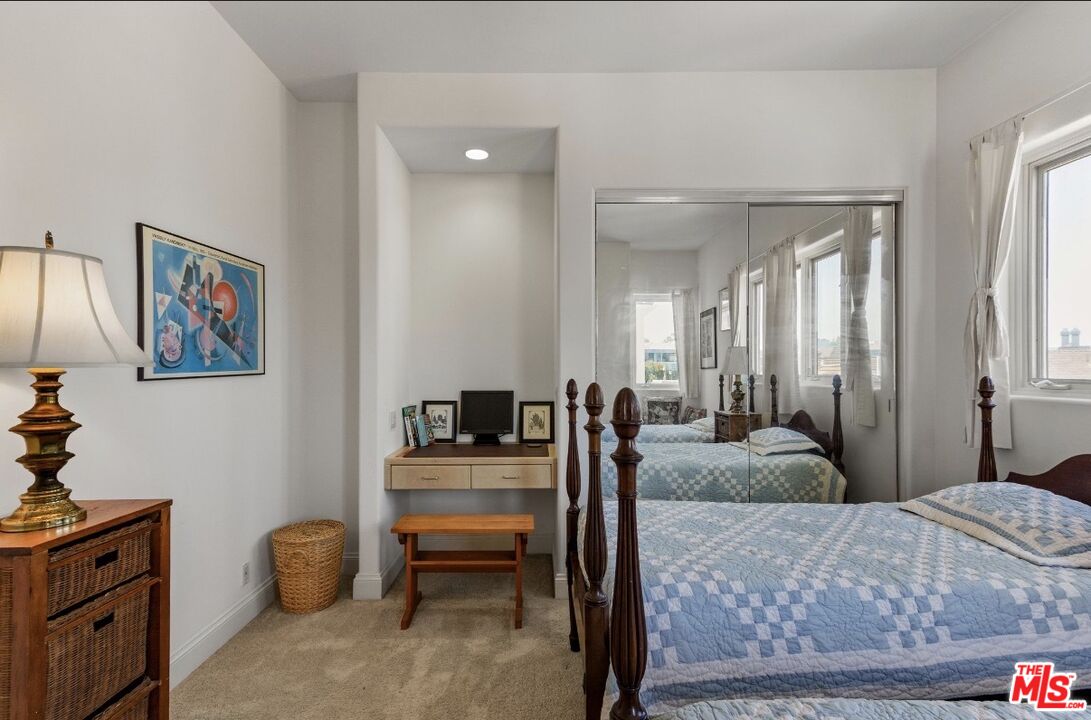 121 Outrigger Mall Marina del Rey, CA 90292 - Photo 37 of 40