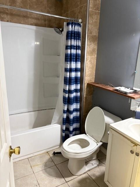 4092 Pepperdine Drive Decatur, GA 30034 - Photo 6 of 6 a bathroom with a toilet a sink and a shower
