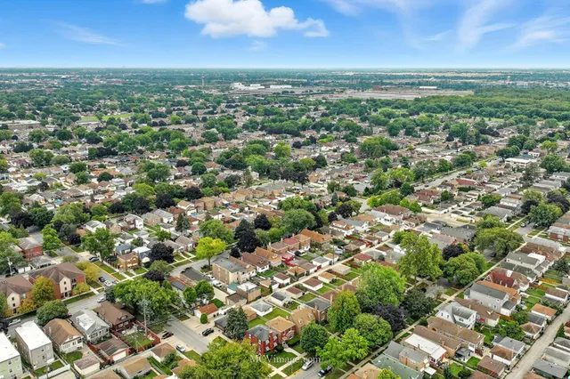 $323,665 | 3507 Elmwood Avenue, Berwyn, IL 60402