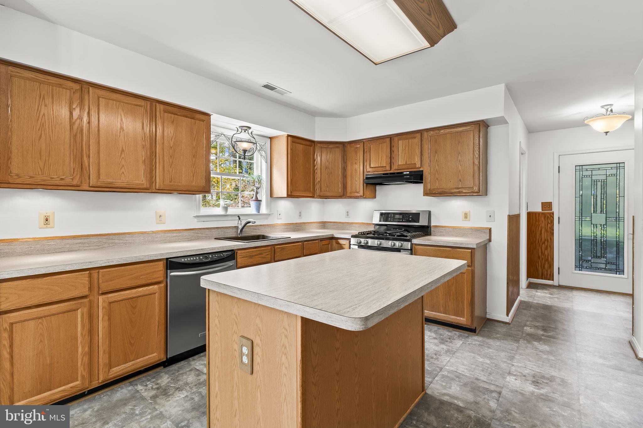 1425 Abbey Lane Huntingtown, MD 20639 - Photo 11 of 37