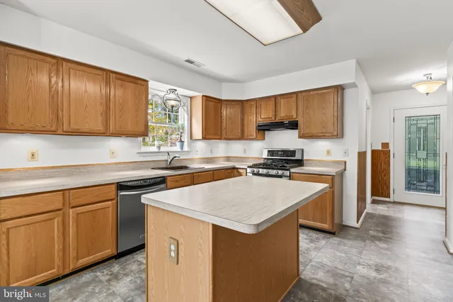 $575,000 | 1425 Abbey Lane, Huntingtown, MD 20639