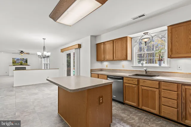 $575,000 | 1425 Abbey Lane, Huntingtown, MD 20639