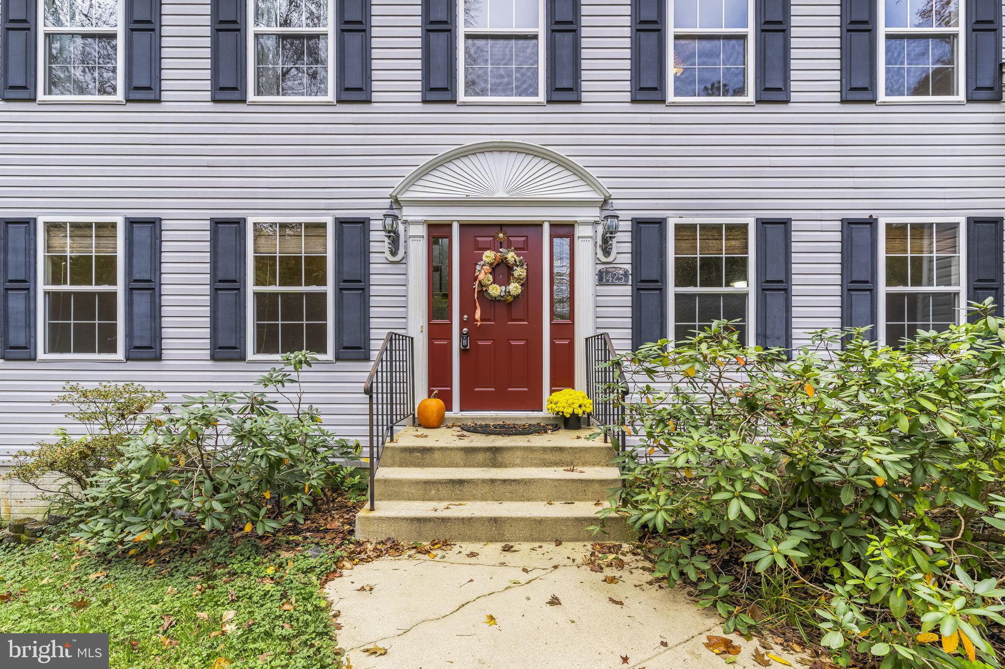 1425 Abbey Lane Huntingtown, MD 20639 - Photo 2 of 42 a front view of a house
