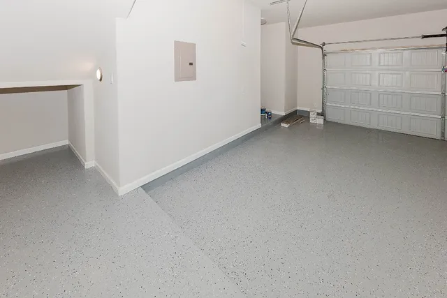 $2,400 | 122 Kikipua, Bastrop, TX 78602