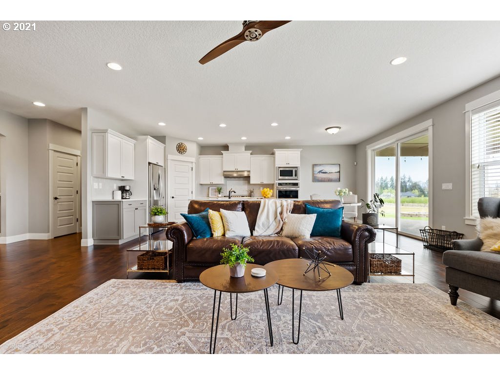 32355 Northwest Beach Road Hillsboro, OR 97124 - Photo 6 of 32 Gallery Image 6