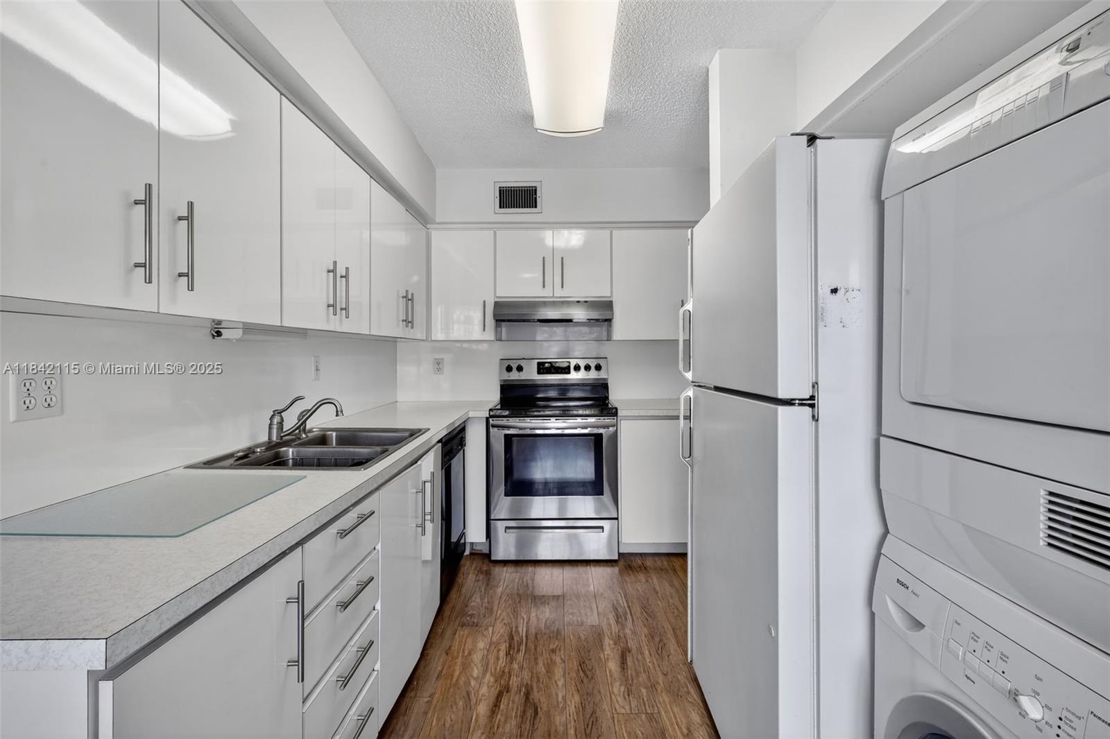 13950 Vía Flora, Unit D Delray Beach, FL 33484 - Photo 1 of 38