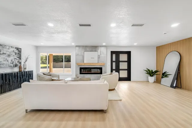 $850,000 | 2234 West San Madele Avenue, Fresno, CA 93711