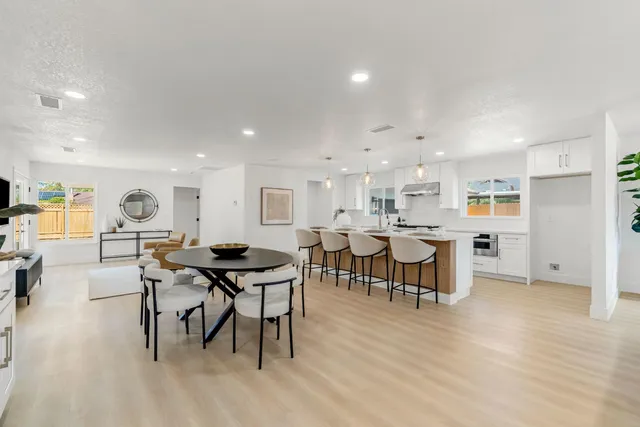 $850,000 | 2234 West San Madele Avenue, Fresno, CA 93711