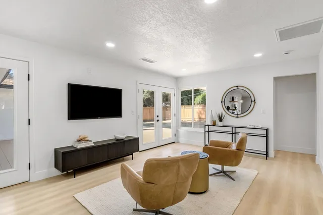 $850,000 | 2234 West San Madele Avenue, Fresno, CA 93711