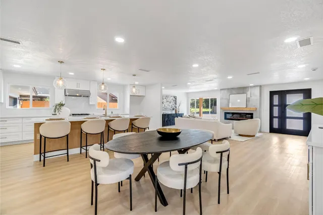 $850,000 | 2234 West San Madele Avenue, Fresno, CA 93711