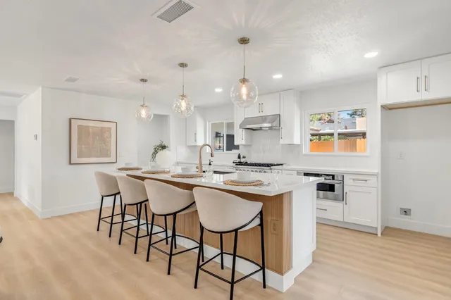 $850,000 | 2234 West San Madele Avenue, Fresno, CA 93711