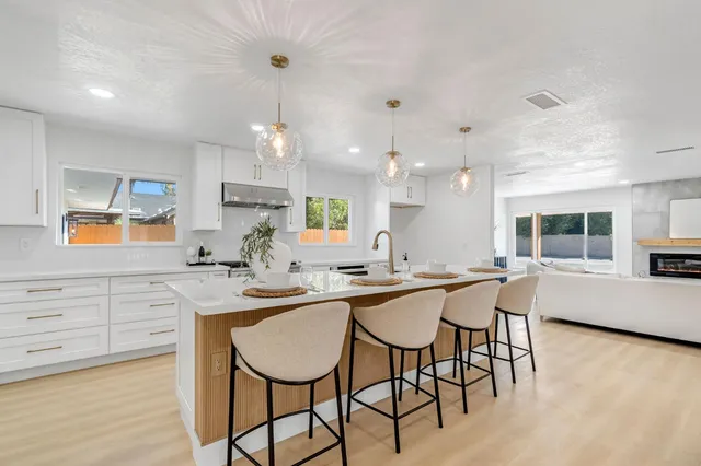 $850,000 | 2234 West San Madele Avenue, Fresno, CA 93711