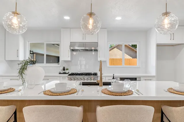 $850,000 | 2234 West San Madele Avenue, Fresno, CA 93711