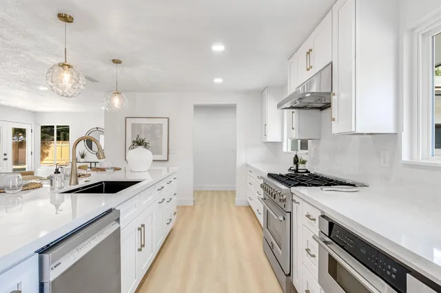 $850,000 | 2234 West San Madele Avenue, Fresno, CA 93711