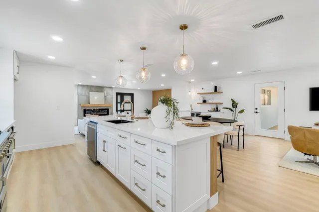 $850,000 | 2234 West San Madele Avenue, Fresno, CA 93711