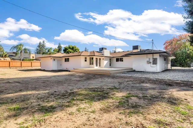 $850,000 | 2234 West San Madele Avenue, Fresno, CA 93711
