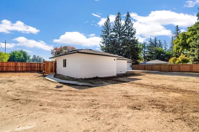 $850,000 | 2234 West San Madele Avenue, Fresno, CA 93711