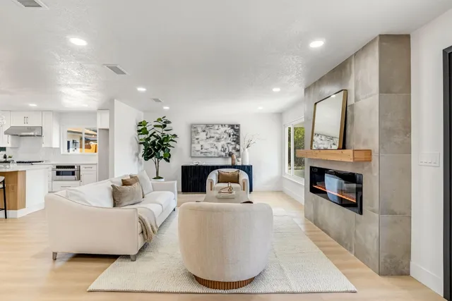 $850,000 | 2234 West San Madele Avenue, Fresno, CA 93711