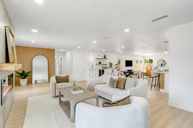 $850,000 | 2234 West San Madele Avenue, Fresno, CA 93711