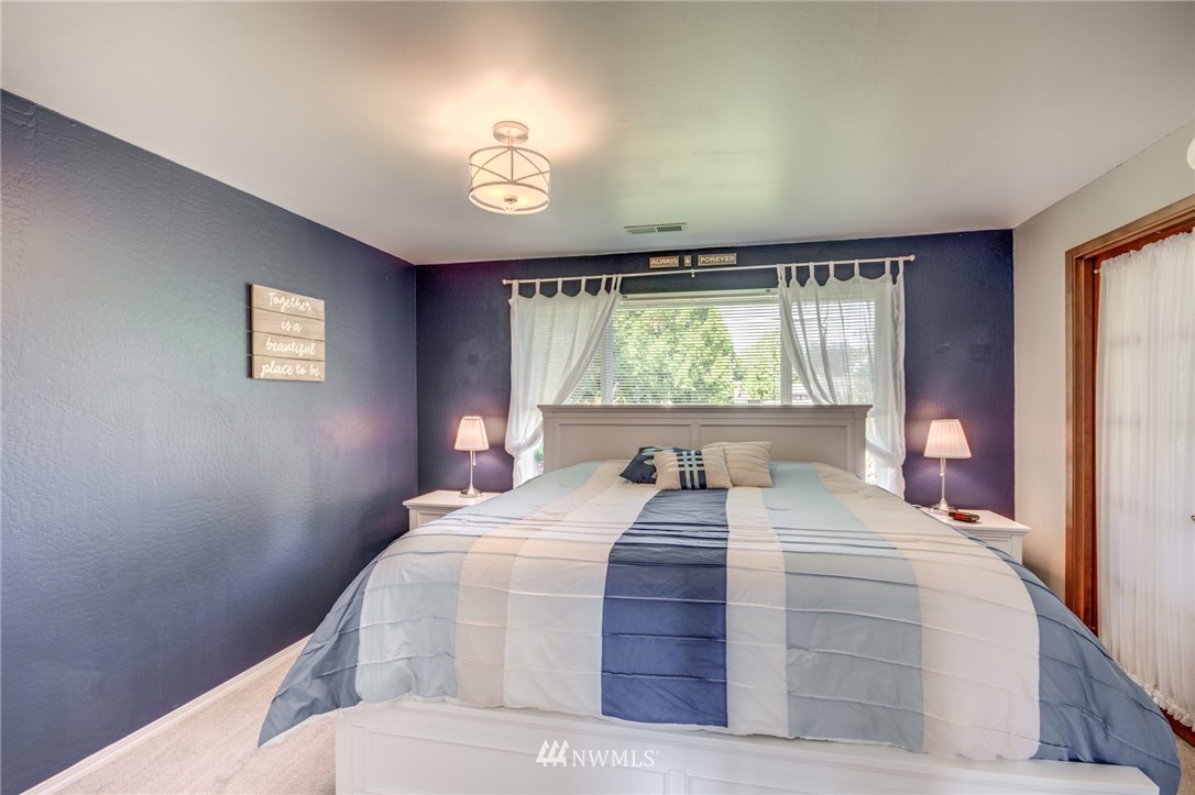 16209 144th Avenue Southeast Renton, WA 98058 - Photo 12 of 18 Gallery Image 12