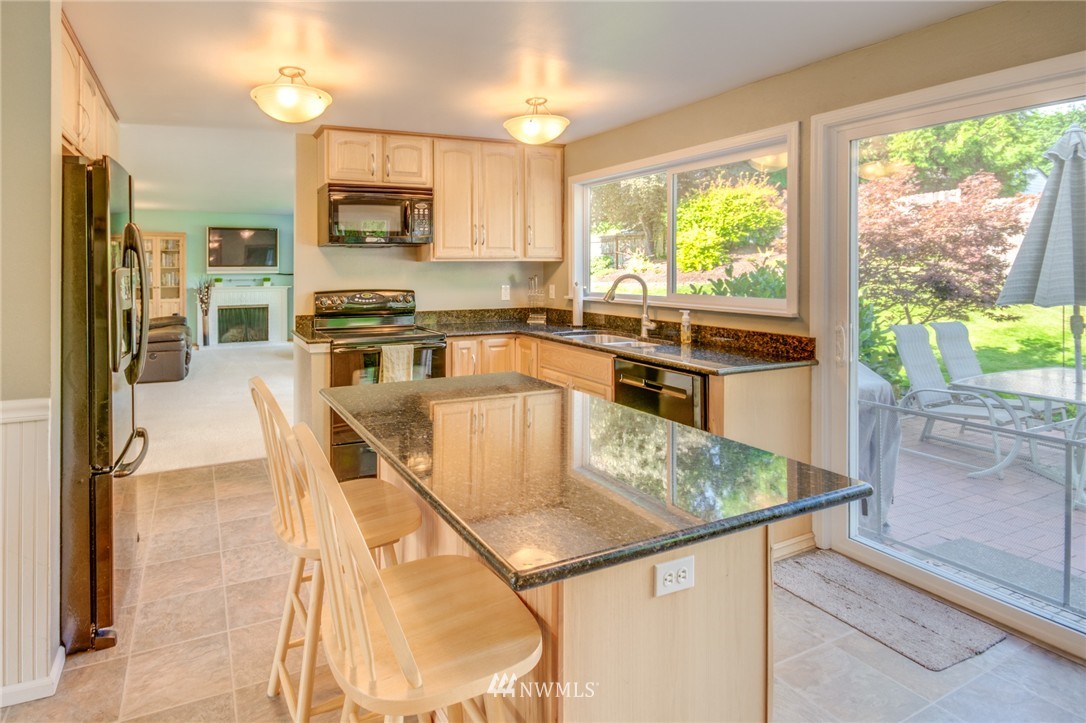 16209 144th Avenue Southeast Renton, WA 98058 - Photo 5 of 18 Gallery Image 5