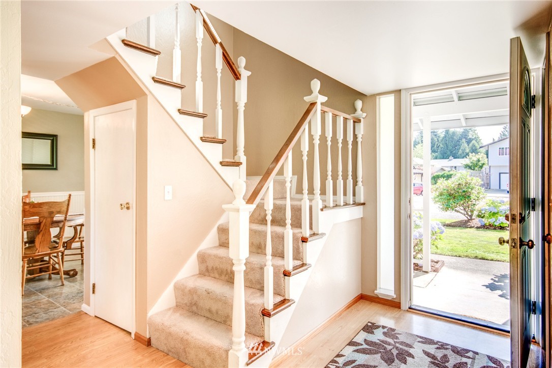 16209 144th Avenue Southeast Renton, WA 98058 - Photo 8 of 18 Gallery Image 8