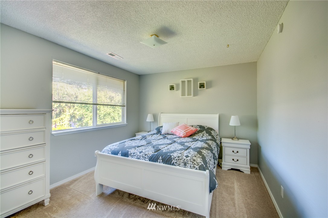 16209 144th Avenue Southeast Renton, WA 98058 - Photo 9 of 18 Gallery Image 9